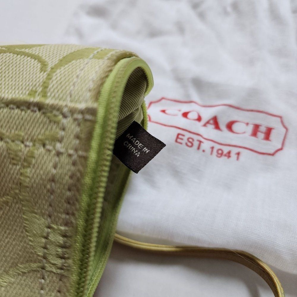 Authentic Coach Signature Canvas Wristlet & Dust Bag Lime/Cream - Picture 5 of 6
